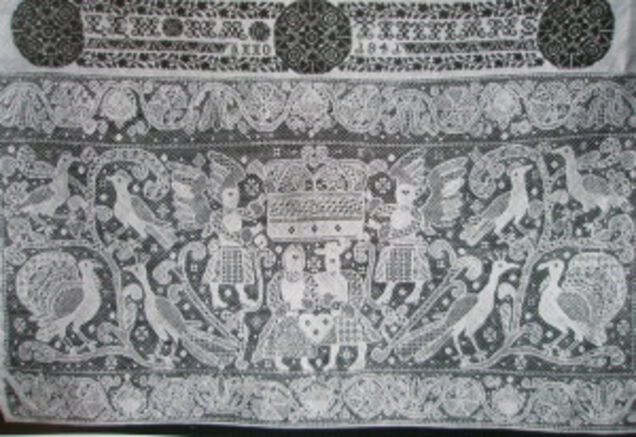 Lena Timmans Vierlande-Hochzeitskissen von 1841 Lena Timmans Vierlande-Hochzeitskissen von 1841